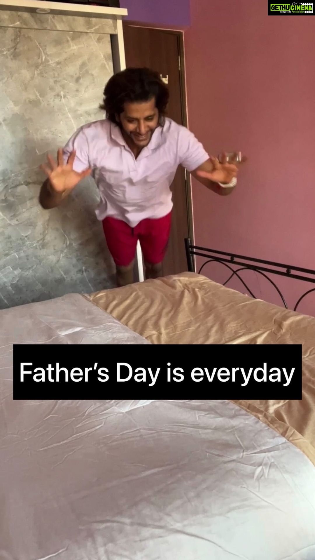 Karanvir Bohra Instagram - So #fathersday and #mothersday is everyday…. Humare dard ko kaun samjhega? #karanvirbohra