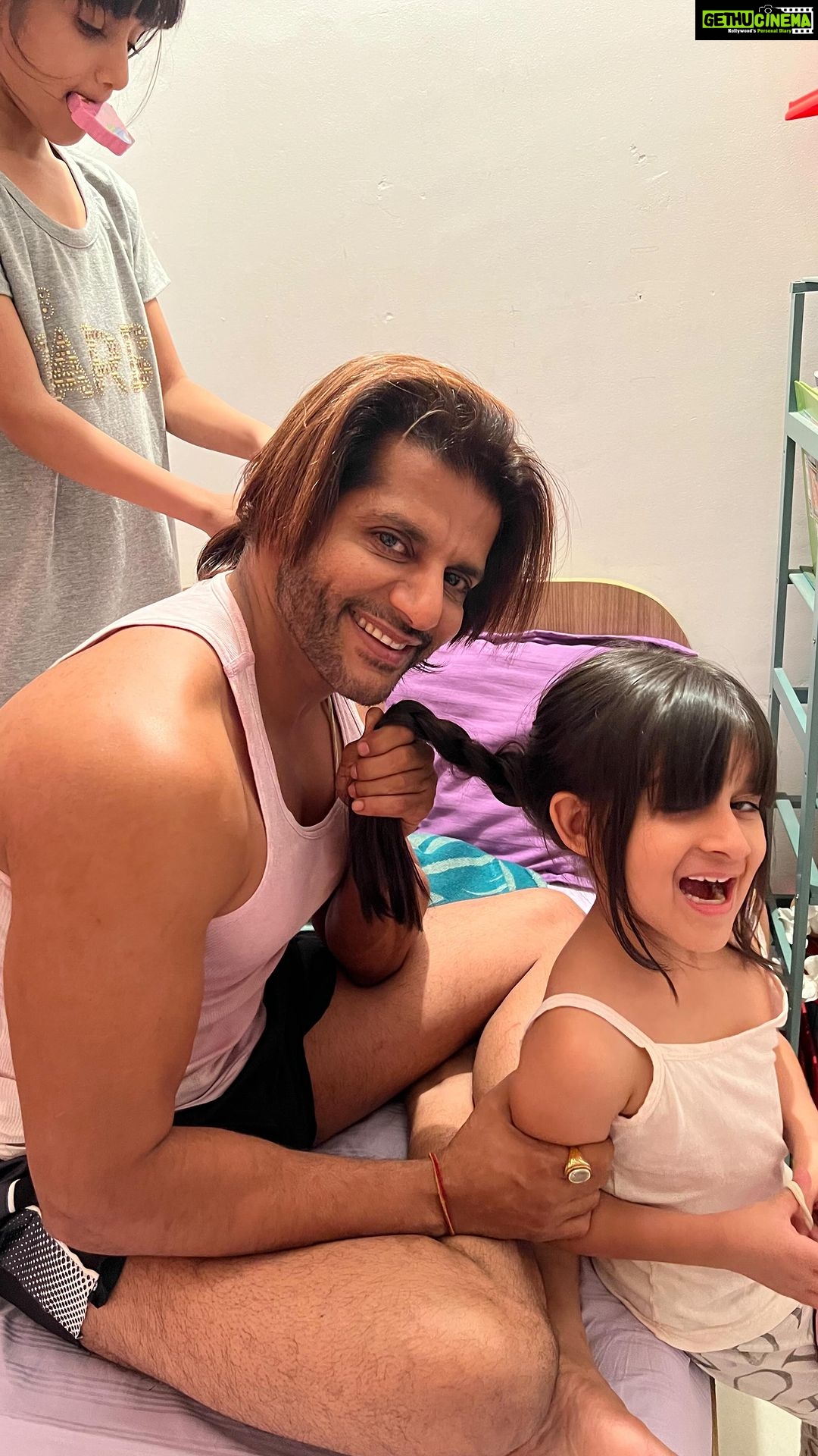 Karanvir Bohra Instagram - I learnt how to tie a braid …. Wohoooo!!!! I keep thinking that I would have missed out one of life’s most amazing experiences if I didn’t have a daughter, and to gods grace I have 3 ♥️♥️♥️