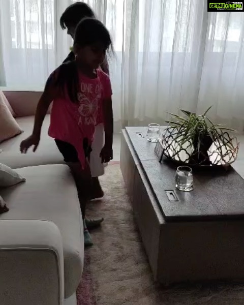 Karanvir Bohra Instagram - So these two had holidays from school.. and there was no way we were going to let them watch TV all day! ππ€·π»ββοΈ They do play outside but they need things do indoors also. And I feel once kids are in the 'flow' of school, they should continue with a little bit of daily schooling.. enough to maintain their focus, but not too much that they get bored. So we enrolled them in @learn_2read phonics classes. :) It's been the perfect mix of polishing their reading skills, playtime and even a little bit of dancing! π (Special thanks, Ms Urvashi, for your patience.. Bella and Nen can be a handful.. even online!) π