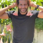 Karanvir Bohra Instagram - Kudrat ke nazare....🏕️🌤️🌊🐘🌲 Don’t miss the feels.. the sounds of nature, especially the koel that is talking back to me… #colombotravel #srilanka #angelstrumpet #elephants #oceanscape #mothernature #lovemotherearth