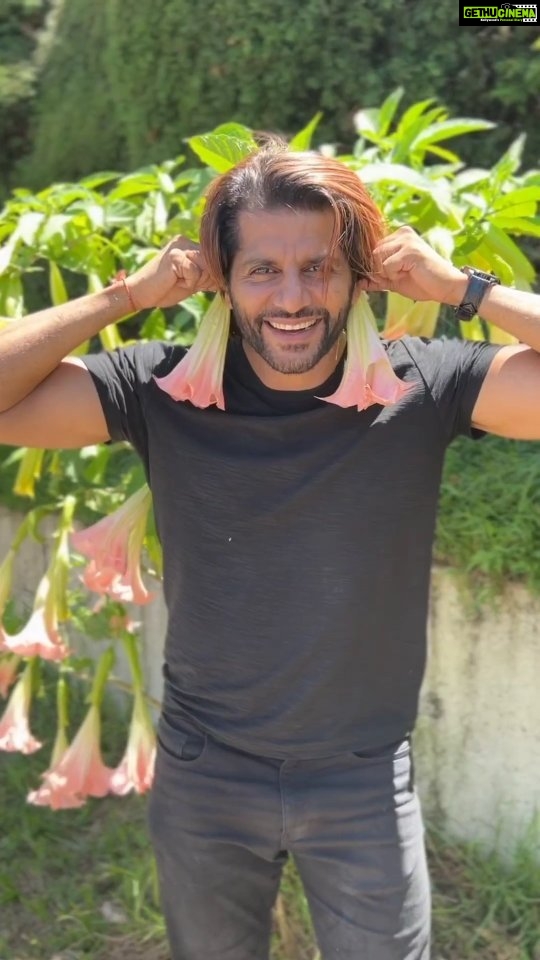 Karanvir Bohra Instagram - Kudrat ke nazare....๐๏ธ๐ค๏ธ๐๐๐ฒ Donโt miss the feels.. the sounds of nature, especially the koel that is talking back to meโฆ #colombotravel #srilanka #angelstrumpet #elephants #oceanscape #mothernature #lovemotherearth
