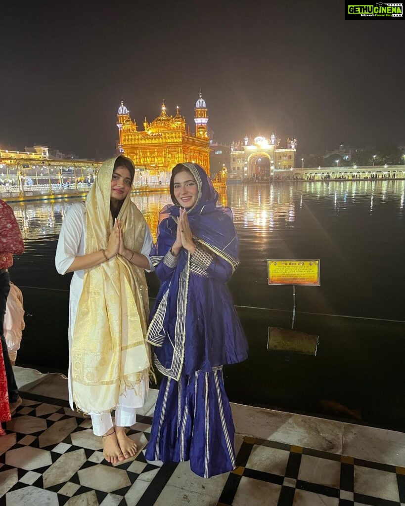 Karishma Sharma Instagram - All I am feeling is gratitude right now. Thank you universe 🪐🌍✨✨ Outfit by @kalakaribyakanksha Golden Temple Amritsar Punjab India