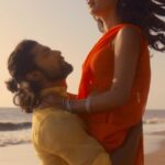Karishma Sharma Instagram - And it is here! My new song #PehliBaarishMein is now all yours! ☔❤️ Song out now. Tune in! #tseries @tseries.official #BhushanKumar @guruchoudhary @jubin_nautiyal @rochakkohli @ghuggss @gautidihatti @debosureshnair @videobrainsofficial
