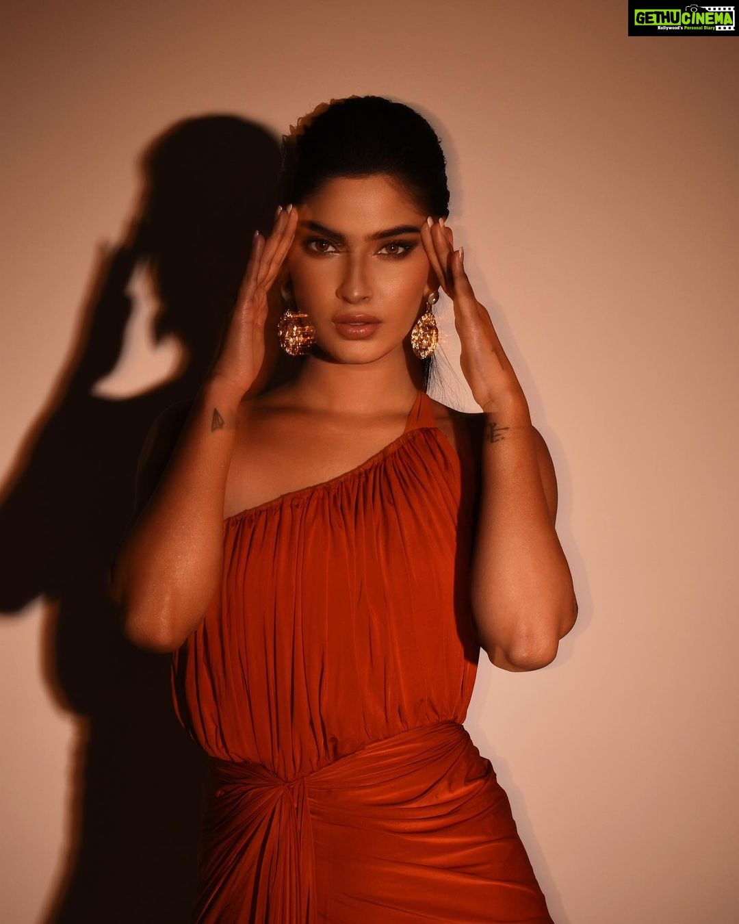 Karishma Sharma Instagram - Fashion week shenanigans ☀️ Wearing on my fav @deme_love_ Shot by @pehelaggarwal Styled by @rivashion Hair by @arifayadav_makeyougorgeous Makeup by @thatgalwithmakeup Jewellery by @studio6jewels