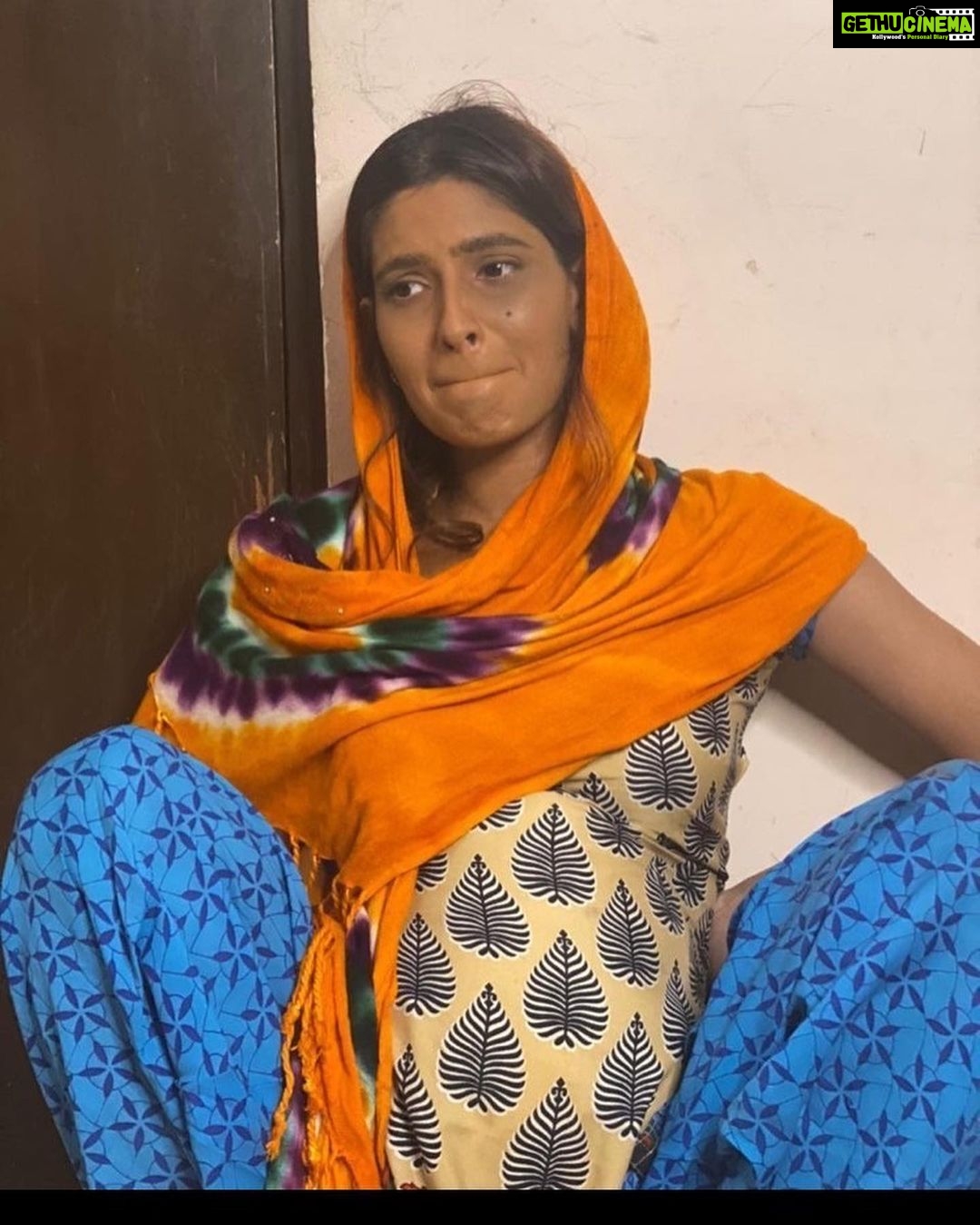 Karishma Sharma Instagram - I did a very interesting audition last year, where I had to play a Bangladeshi character who was pregnant. I just found them today and felt so grateful that as an actor we get to live so many lives of different people who come from different parts of the world and cultures. This is just a message of gratitude, thanking the universe for giving me this opportunity. Guys do tell me what you think of the Look??