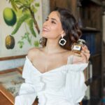 Karishma Sharma Instagram - POV: Its International Fragrance Day and I cannot help but tell you guys about my two new go to fragrances for day and night wear!The first is a floral and citrusy day perfume, Engage Verona which I spritz on for brunches, lunch dates, perfect for everyday wear. My new hot favourite is the Engage Fantasia which is a beautiful elegant fragrance. I usually wear this for special occasions and evening parties. Check out these perfumes at Nykaa.com and complete your vanity ! Use code ENGKARISHMA10 for a special offer. @engagebyitc #EngageVerona #EngageFantasia #EngagePerfumes Bangkok, Thailand