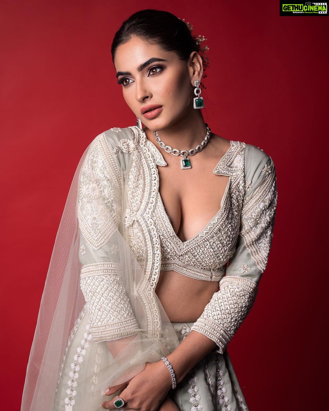 Karishma Sharma Instagram - “When you feel like a queen but still want to have fun!" "A little bit of royalty, a whole lot of sass!" "A touch of royalty, a dash of fun - the perfect combo!" Shot by @sauravanuraj Outfit by @zaricanadaofficial PR: @auorstudio Makeup @sonalagrawal_mua