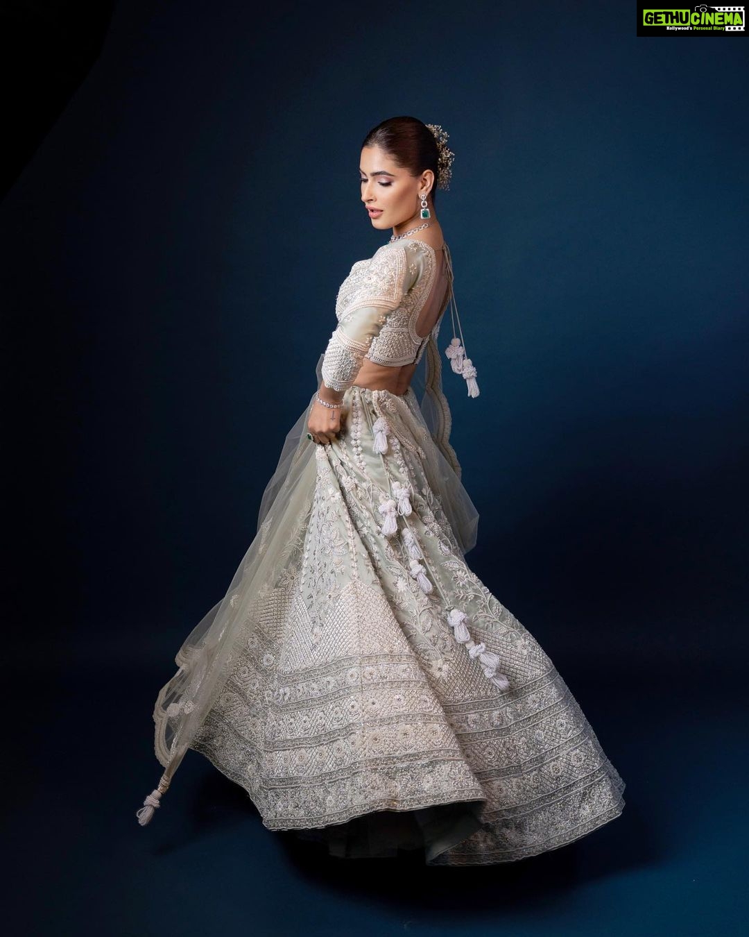 Karishma Sharma Instagram - “When you feel like a queen but still want to have fun!" "A little bit of royalty, a whole lot of sass!" "A touch of royalty, a dash of fun - the perfect combo!" Shot by @sauravanuraj Outfit by @zaricanadaofficial PR: @auorstudio Makeup @sonalagrawal_mua