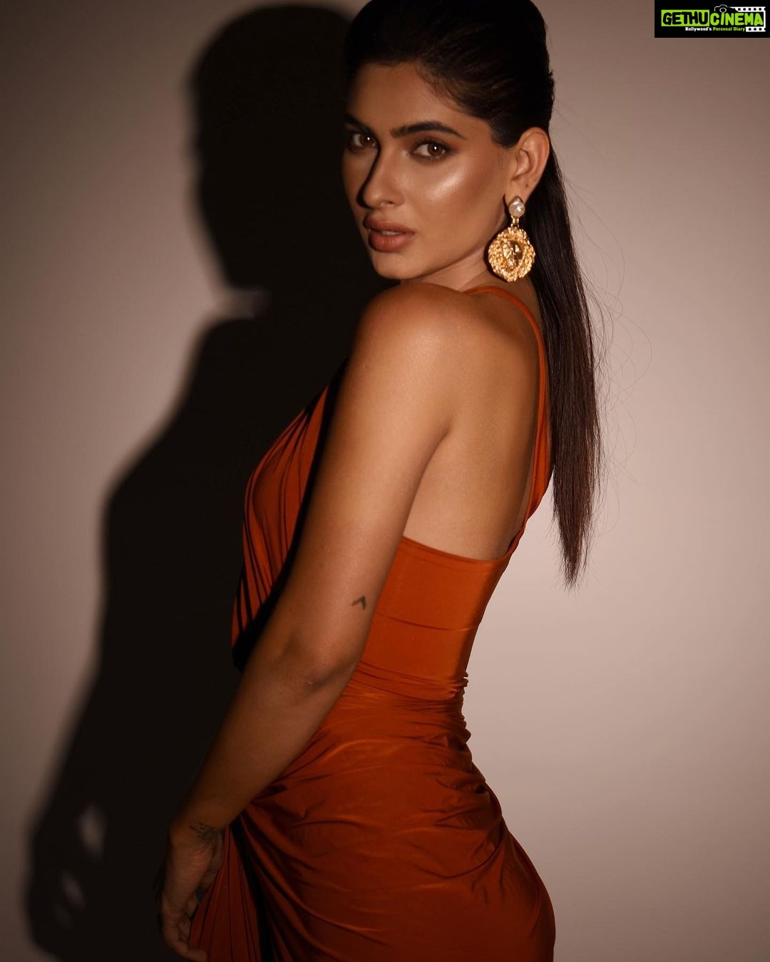 Karishma Sharma Instagram - Fashion week shenanigans ☀️ Wearing on my fav @deme_love_ Shot by @pehelaggarwal Styled by @rivashion Hair by @arifayadav_makeyougorgeous Makeup by @thatgalwithmakeup Jewellery by @studio6jewels