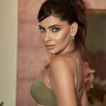 Karishma Sharma Instagram - NO GUTS, NO GLORY ❤️‍🔥💚 Shot by @dieppj Makeup by @niccky_rajaani Hair by - @arifayadav_makeyougorgeous Outfit @frisky.in