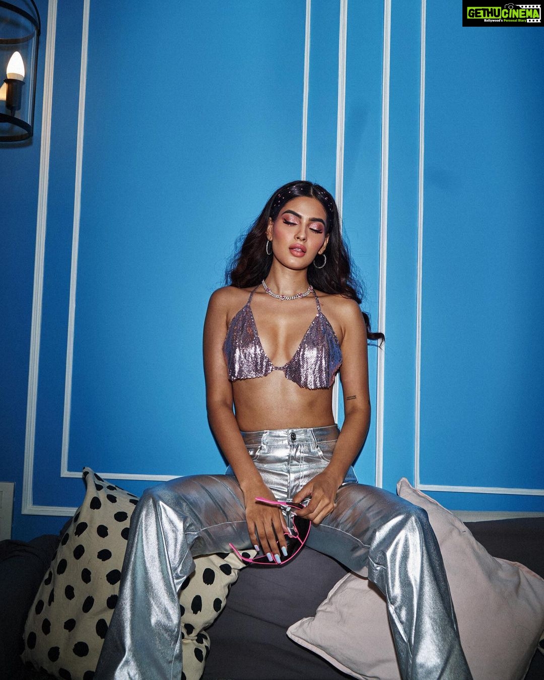 Karishma Sharma Instagram - Dressed up for Lola, ended up at Sling Lol.. Barbie vibes Shot- @dieppj Makeup- @makeupbykhushikhivishra Hair by @arifayadav_makeyougorgeous Styled by - @rivashion Top - @deme_love_ Drip - @dripproject.co Lalaland