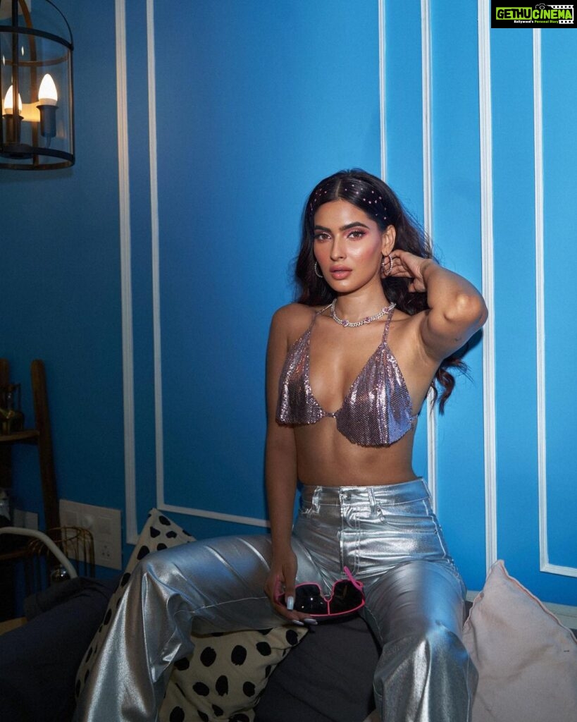 Karishma Sharma Instagram - Dressed up for Lola, ended up at Sling Lol.. Barbie vibes Shot- @dieppj Makeup- @makeupbykhushikhivishra Hair by @arifayadav_makeyougorgeous Styled by - @rivashion Top - @deme_love_ Drip - @dripproject.co Lalaland
