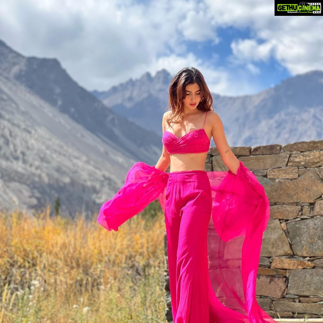 Karishma Sharma Instagram - Ladakh you’re being missed…. 🌟🙏❤️