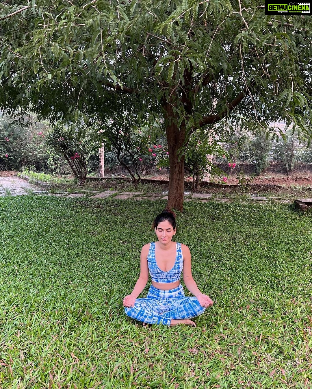 Karishma Sharma Instagram - Spend time with nature and it definitely gives you calmness back. Walking down the river, watching the beautiful sunset, played some baddie, did some yoga, ate like there’s no tomorrow, made friends. Quite a productive day in itself Let the nature soak in 🌞🌞 @silvertraq @auorstudio @Karishma Sharma