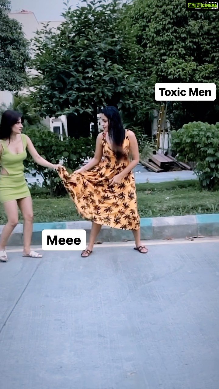 Karishma Sharma Instagram - Send this to your friend who’s obsessed with “toxic men” 🤣🤣🤣🤣 . . . . . #reelkarofeelkaro #reelkarofeelkaro❤ #trendingreels #trendingaudio #funnymemes #funnyvideos #relationships #toxicrelationships #funnyreels