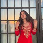 Karishma Sharma Instagram - Nand Ke Lal Laal, Chhedoo Nahi Bas Rang Do Laal, Moohe Rang Doo Laal… ❤️❤️