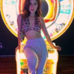 Karishma Sharma Instagram - Fun night @thegamepalacio Host and dost @rivaaabhatia @nayak.rohit7