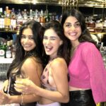 Karishma Sharma Instagram - Fun night @thegamepalacio Host and dost @rivaaabhatia @nayak.rohit7