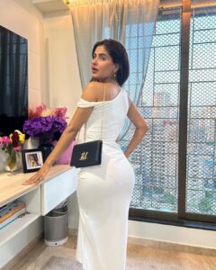 Karishma Sharma Instagram - Feeling like a Greek Goddess 

#trials 

Best photographer best friend my cutie @shiivanggii