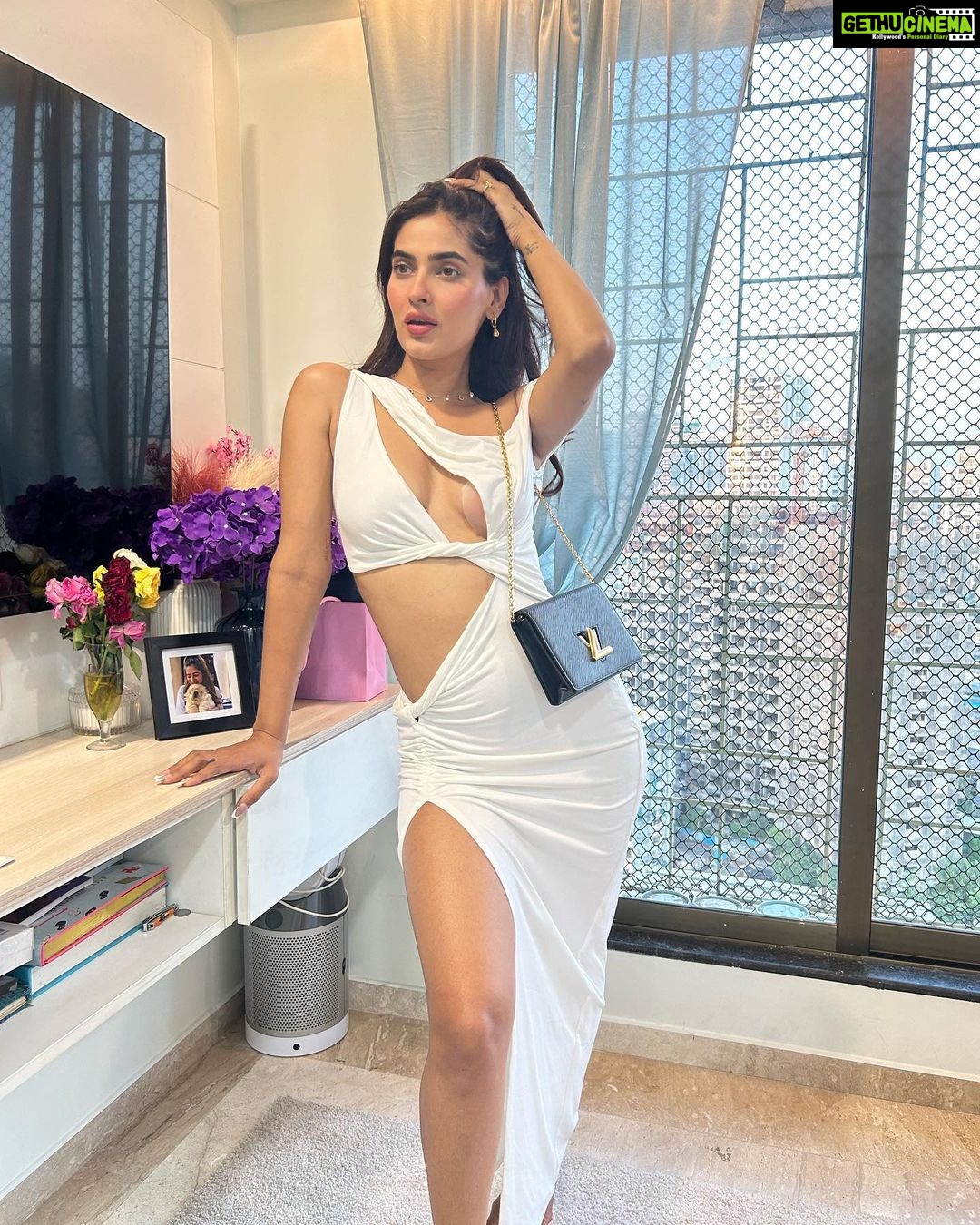 Karishma Sharma - 195.1K Likes - Feeling like a Greek Goddess
#trials
Best photographer best friend my cutie @shiivanggii