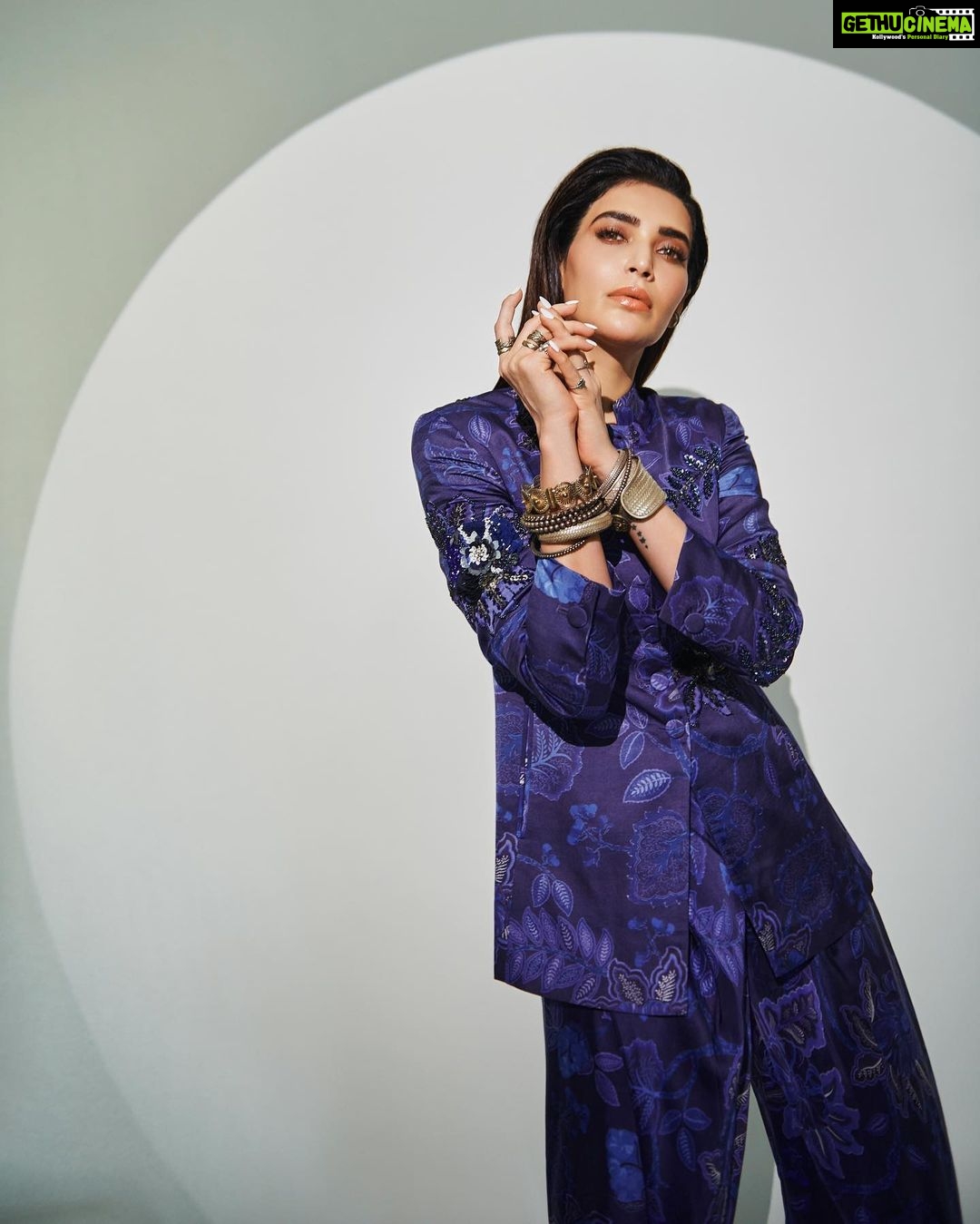 Karishma Tanna Instagram - What’s Scoop ing???? @netflix_in #scoop #love #work #explore #potd #karishmatanna Outfit- @payalpratap Jewellery- @sangeetaboochra @aquamarine_jewellery @minerali_store Makeup- @kavyesharmaofficial Hair- @shefali_hairstylist.81 Styled by- @sukritigrover Styling Team- @vanigupta.23 @simrankumar19 Photographer- @aviraj