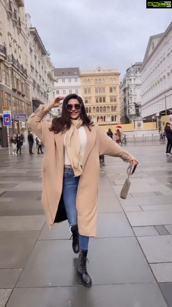 Karishma Tanna Instagram - Vienna ❤️ Indulged in a delightful business class journey with @airindia.in! A non-stop flight from Delhi to Vienna made my travel experience hassle-free and unforgettable. The delectable food served onboard added to the charm. Thank you, Air India, for such a memorable invitation! Can’t wait to fly again! #nonstopexperiences #nonstopflights #flyAI