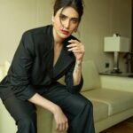 Karishma Tanna Instagram – I look at you looking at me 🖤
 
Click by @nikhilshenoyphoto 
Hair @swapnilkashid_ 
Make up @suprabha_jadhav 
Stylist @costumesbyneha 

Earrings  @meraki.mumbai
Neckpieces- @voycejewellery 
Outfit – @qua.clothing 

#potd #black #mood #instagram #explore JW Marriott Mumbai Sahar