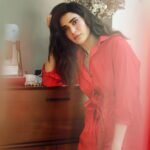 Karishma Tanna Instagram - Red alert ‼️ . . . . . Make up @makeupbyvishakha Hair @shefali_hairstylist.81 Outfit- @_huemn Jewellery- @rheakapoor x @pipabella @iblamebeads @tanzire.co Styled by- @sukritigrover Styling Team- @vanigupta.23 @simrankumar19 📸 by @amey_ghatge #scoop #netflix #potd #red #karishmatanna #explore