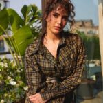 Karishma Tanna Instagram – Curly hair, don’t care 🤷‍♀️ 

#sunday #mood #love #potd 
 

Outfit @appapop
@priajain