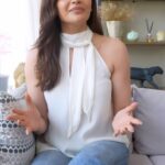 Karishma Tanna Instagram - Hey everyone, how did my first tech video turn out?😉 I still can’t get over how cool the new #OPPOFindN2Flip is! It has a flawless immersive screen, a camera to die for that comes with a FlexForm mode and when I thought it couldn’t get any cooler - the pocket sized design completely blew me away! If you’re also in love with the #OPPOFindN2Flip, head to @flipkart and get this outstanding phone for ₹89,999* The sale starts from 17th March! @oppoindia #SeeMoreInASnap #BestFlipPhone