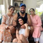 Karishma Tanna Instagram - Combining Happy women’s Day and Belated Happy holi to all❤️ The loveliest Masterpiece of the heart of god is the heart of a mother 🥰 Celebrating our beautiful mothers and Me Ofcz😘😎🥰 @varun_bangera ❤️