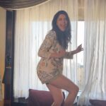 Karishma Tanna Instagram - Sometimes madness is also fun 🤩🤓 #reels #reelsinstagram #mood #fun #explore