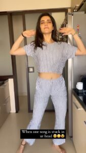 Karishma Tanna Instagram - Tum tum all the way🥰❤️ #reels #trending #love #dance #reelsinstagram #explore #tumtum #karishmatanna