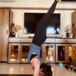 Karishma Tanna Instagram – Pehchaan kaun???🤓

#elbowstand #yoga #bodyweight #love