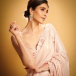 Karishma Tanna Instagram - Forever a saree girl 😬🥰 Congratulations @deannepanday and the family 🧡 Outfit- @sawangandhiofficial Jewellery- @anmoljewellers @karishma.joolry HMU- @sujata_1810 @makeupbyvishakha Styled by @sukritigrover Team @simrankumar19 Photographer- @visualaffairs_va #saree #love #mood #potd #instagram #Indian #wedding