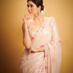 Karishma Tanna Instagram - Forever a saree girl 😬🥰 Congratulations @deannepanday and the family 🧡 Outfit- @sawangandhiofficial Jewellery- @anmoljewellers @karishma.joolry HMU- @sujata_1810 @makeupbyvishakha Styled by @sukritigrover Team @simrankumar19 Photographer- @visualaffairs_va #saree #love #mood #potd #instagram #Indian #wedding