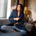 Karishma Tanna Instagram - Denim Blast 💥 📸 @deepak_das_photography Denim cape by @aniclothing.in Styled by- @ananyaarora2013 Assisted by- @__hitankshi Makeup by -@makeupbyvishakha Hair- @sujata_1810