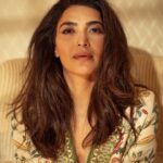 Karishma Tanna Instagram - Say Hey 😎 Photographer - @deepak_das_photography Outfit @rannagill Styled by- @ananyaarora2013 Assisted by- @__hitankshi Makeup by -@makeupbyvishakha Hair- @sujata_1810 Location courtesy- @sofitelmumbaibkc @theboltpr Sofitel Mumbai BKC