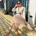 Karishma Tanna Instagram - Uncomfortable pose 😃🤣😂 Outfit @urvashikaur Clicked by my beautiful @sohannasinha ❤️ #potd #love #mood #karishmatanna