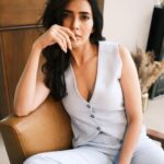 Karishma Tanna Instagram - Current mood #mood #potd #instagood #karishmatanna Outfit by- @Marviza_official Shot by - @ravii_dixit Styled by- @ananyaarora2013 MUA- @makeitupwithsimmy Hair- @aartigupta5565 Concept- @theboltpr