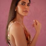 Karishma Tanna Instagram - Saareee zameen par 😎🤓 Ok bye 🤷‍♀️🤦‍♀️ ✌️ Outfit- @varunbahlpret Make up @makeupbyvishakha Hair @sujata_1810 Jewellery- @minerali_store Styled by- @sukritigrover Styling Team- @vanigupta.23 @jivikasetpal
