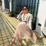 Karishma Tanna Instagram - Uncomfortable pose 😃🤣😂 Outfit @urvashikaur Clicked by my beautiful @sohannasinha ❤️ #potd #love #mood #karishmatanna