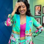 Kashmera Shah Instagram – Watch everyday on @voot #biggbuzz #biggbuzzonvoot #biggbuzzwithkrushnaandfamily @krushna30 @rakhisawant2511 @subuhijoshi_essjay @vindusingh @rajivadatia @manyasingh993 @sreejita_de Streaming Now