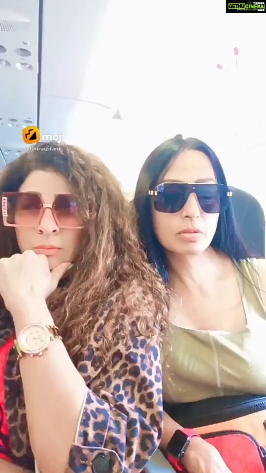Kashmera Shah Instagram - Aise doston ke saath aise hi reels ban sakte hain!! This timing with you was impeccable @kashmera1 Loved it! Finally we Kitty Cats boarded our flight to Mumbai from Goa... So we just couldn't contain our happiness. Reel toh banta Hain boss... Hain Naa? Message us if you want to see more of us together! Follow on @mojindia for more. #goa #goan #flight #airplane #actorslife #actorlife #comedyqueen #comedyvideos #comedyreels #reelit #reelsinstagram #reelkrofeelkro #reelsvideo #funnyvideos #funnygirl #friendship #friends #bff #blessedwithcurls #blessed #blessedlife #mojindia_creators #mojindia #blessedwiththebest #gratitudeattitude #crazyfriends