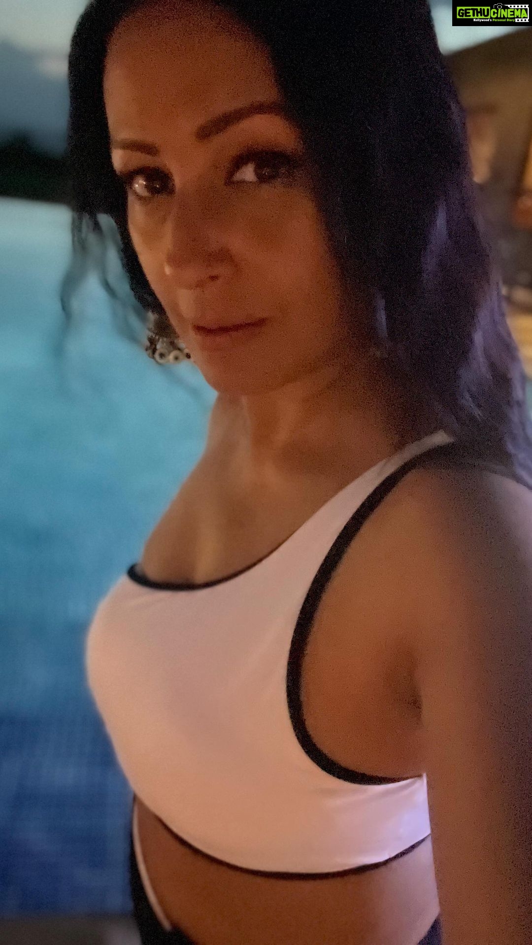 Kashmera Shah Instagram - An amazing beginning to a new trip with my #kittycats @rohitkverma @tannazirani_ @vandanasajnaniofficial @banerjeepuja @munishakhatwani