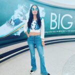 Kashmera Shah Instagram - I am born an original…I would not want to die a copy but I get very pleased when I am copied. Carry on haters. You love me more than the ones that proclaim their love for me as you watch my every move and every step. My kind words to you Get A Life. Stay Blessed Think Big @klosetbykash @boofilmz #kashmerashah #kashmira #kashmirashah #kash #klosetbykash #sexy #hot #bollywoodactress #directors #womendirectors #sizzling #sensuous #jeans #croptop #big