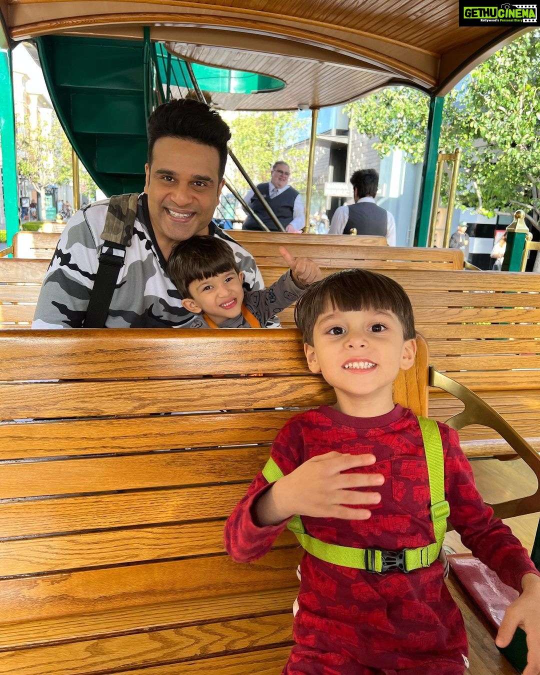 Kashmera Shah Instagram - Happy Father’s Day We miss you here Daddy @krushna30 #chikupiku #rayaanksharma #krishaangksharma #kashmerashah #kashmirashah #kash #daddyslove #daddyslittleboys