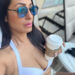 Kashmera Shah Instagram - Overthinking will kill your happiness. Just chilling in #losangeles #la #kashmerashah #kashmirashah #kashisback #kash #sexywomen #sexyactress #directors #womendirectors #sensuous