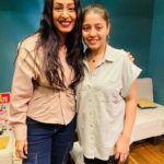 Kashmera Shah Instagram - Thank you my darling for again singing for us. Love you so much my Uber talented friend @sunidhichauhan5 @krushna30 @shreyastalpade27 @kikusharda @rajeshpuriofficial @anumalikmusic @officialdelnaazirani @pawankumarsinghofficial6 @dewanikhil @kumaarofficial @vinod_gaikar @boofilmz @klosetbykash #kashmerashah #kashmirashah #kash #wonendirectors #bollywoodsongs #bollywood #bollywoodhot #bollywoodmovies #bollywoodstyle #bollywooddance