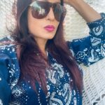 Kashmera Shah Instagram – The key to happiness is… stay away from idiots @klosetbykash @boofilmz #kashmerashah #kash #kashmirashah #klosetbykash #bollywoodsongs #bollywood #bollywoodhot #bollywoodmovies #bollywoodstyle #directors #womendirectors #blue #sunglasses